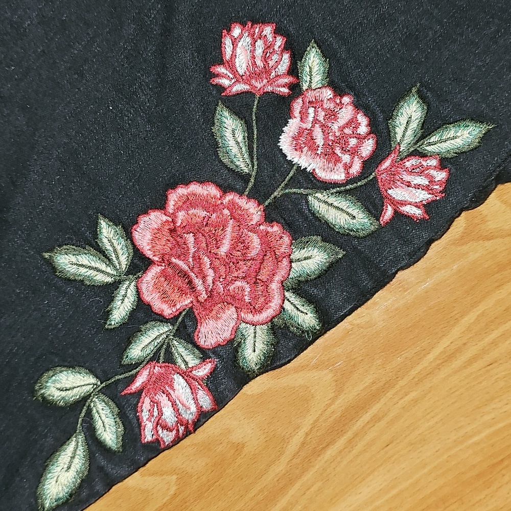 18T Black Women’s Jeans with Red Floral Embroidery - Picture 6 of 14